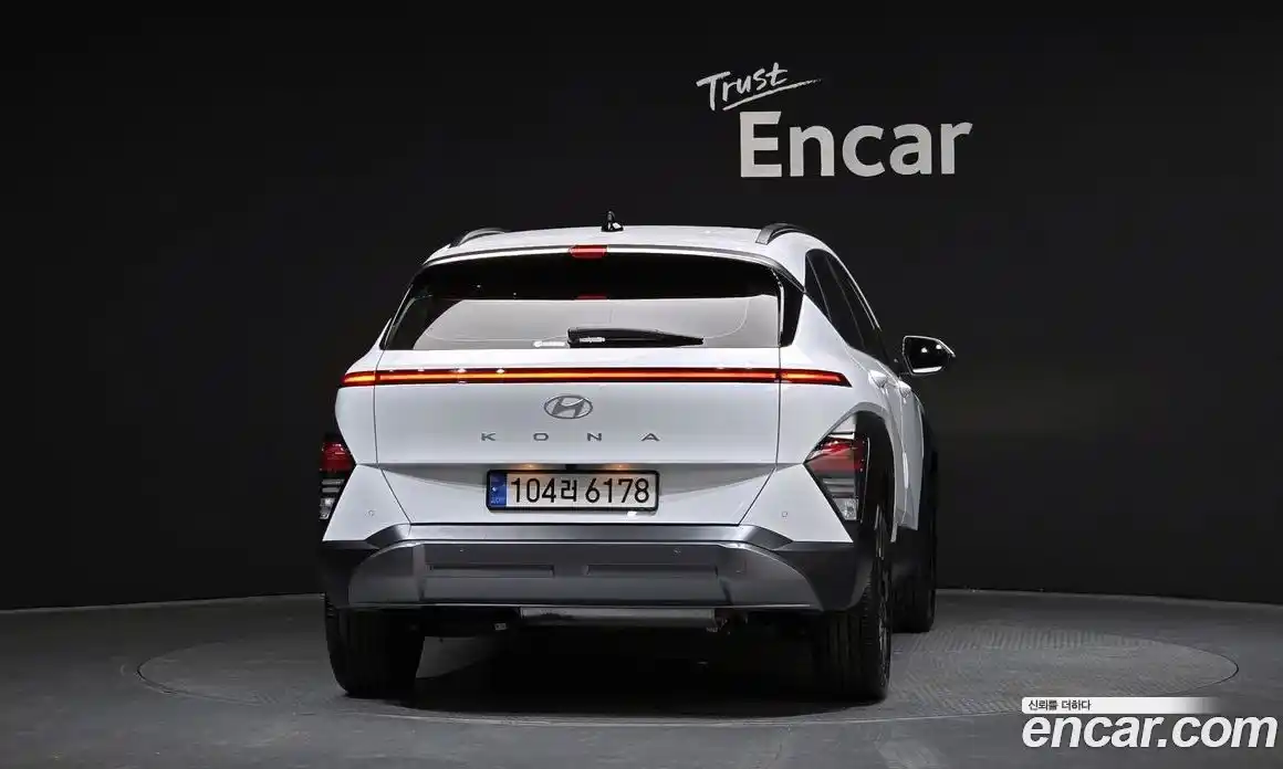 Hyundai Kona 2024 1.6 автомат (гидро), фото 4