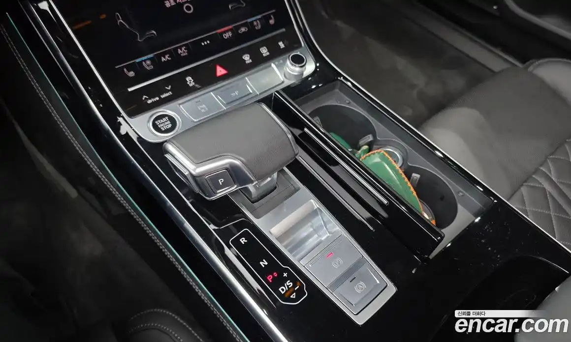 Audi A8 2023 3.0 автомат (гидро), фото 12