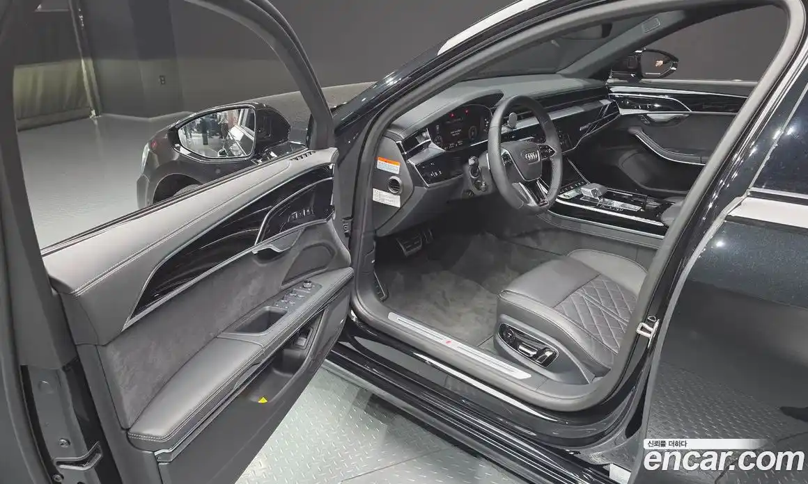 Audi A8 2023 3.0 автомат (гидро), фото 13