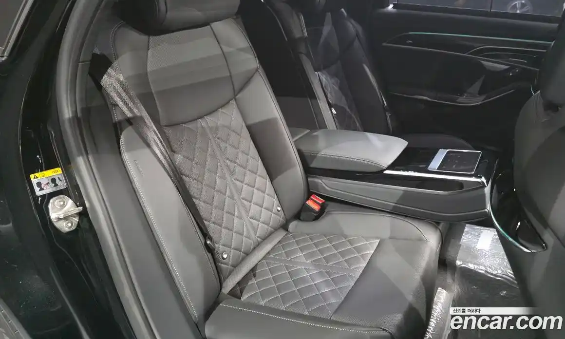Audi A8 2023 3.0 автомат (гидро), фото 17