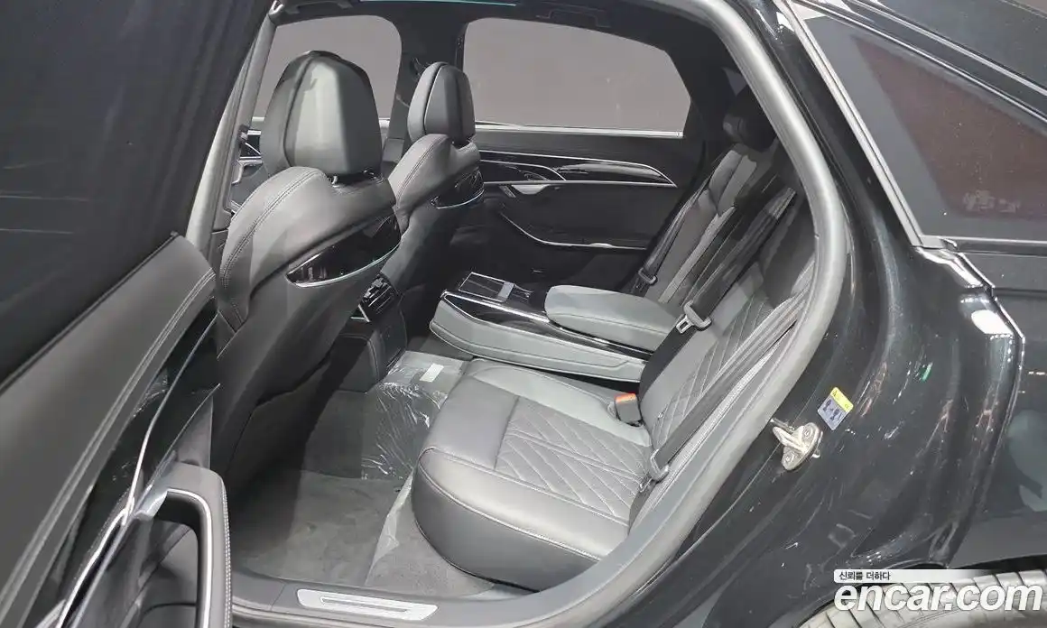 Audi A8 2023 3.0 автомат (гидро), фото 18