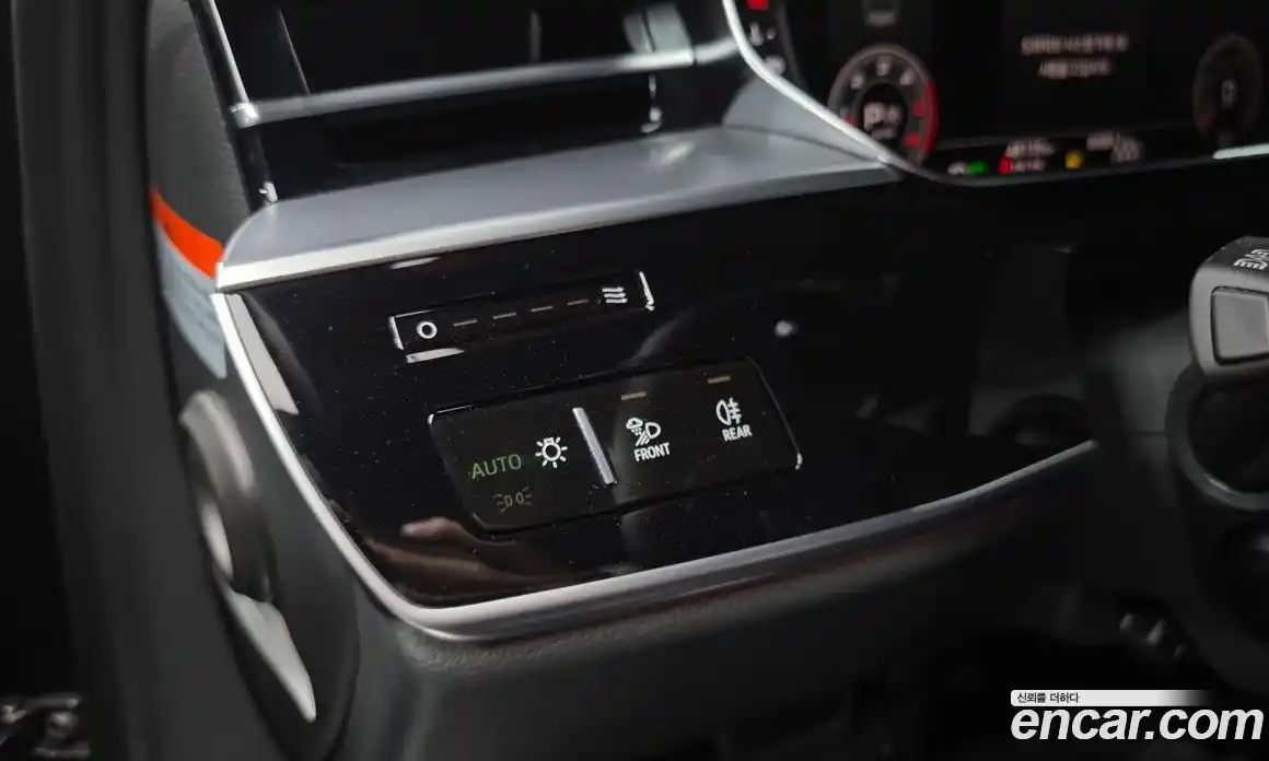 Audi A8 2023 3.0 автомат (гидро), фото 23