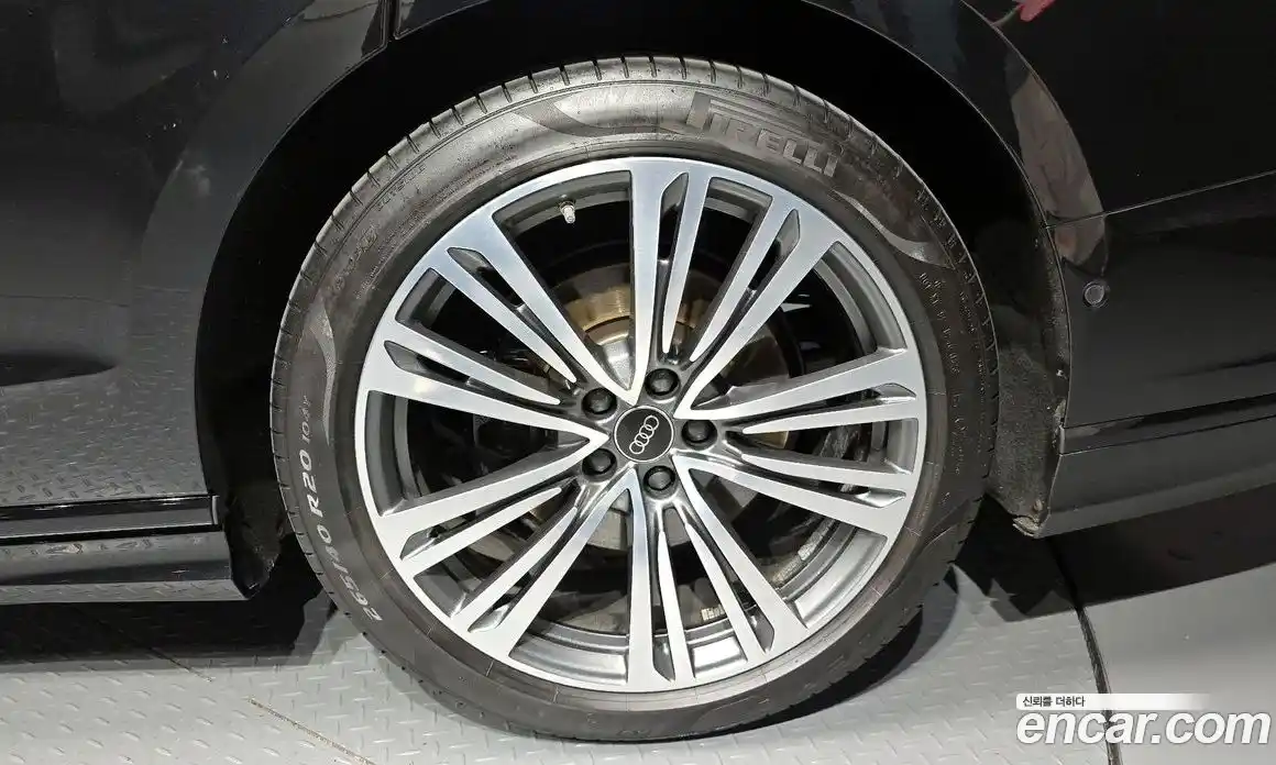 Audi A8 2023 3.0 автомат (гидро), фото 7