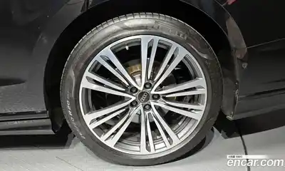 Audi A8 2023 3.0 автомат (гидро), миниатюра 7