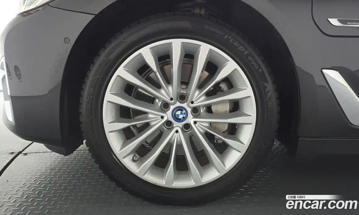 BMW 5-Series 2022 2.0 гидро, фото 4