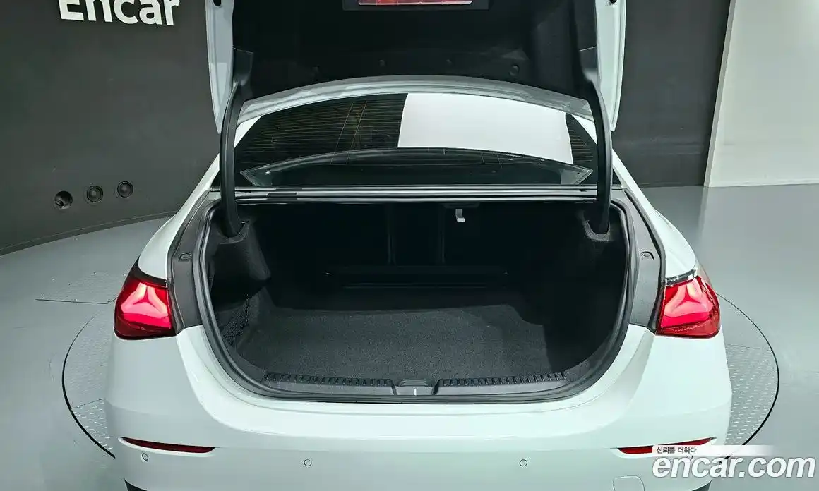 Mercedes-Benz E-Class 2025 2.0 гидро, фото 28