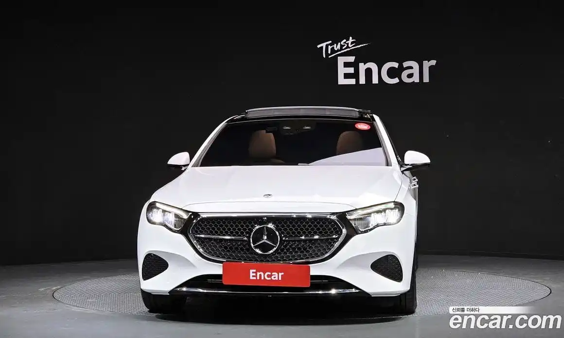 Mercedes-Benz E-Class 2025 2.0 гидро, фото 3
