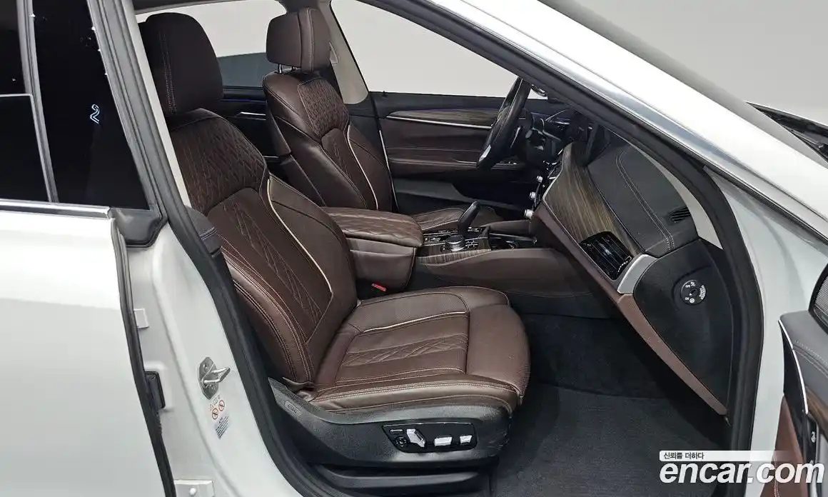 BMW 6-Series 2023 3.0 гидро, фото 15