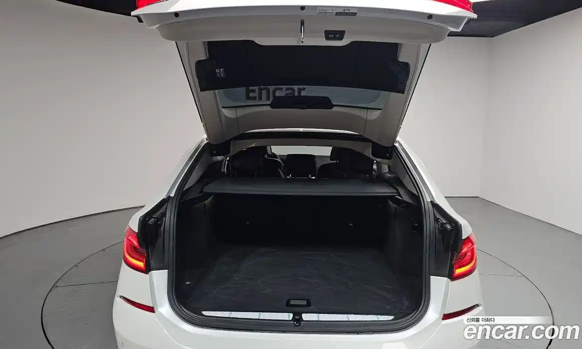 BMW 6-Series 2023 3.0 гидро, фото 25