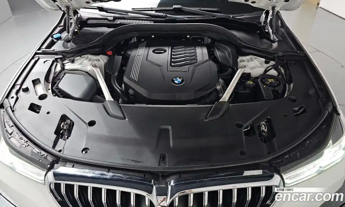 BMW 6-Series 2023 3.0 гидро, фото 5
