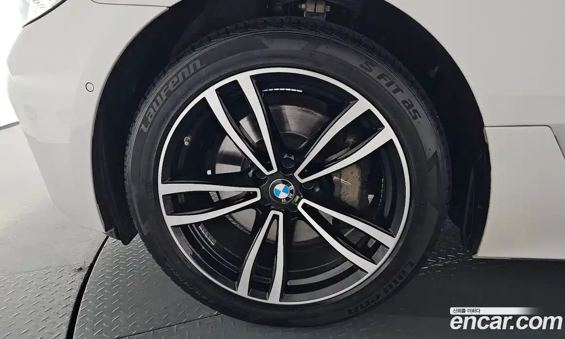 BMW 6-Series 2023 3.0 гидро, фото 6
