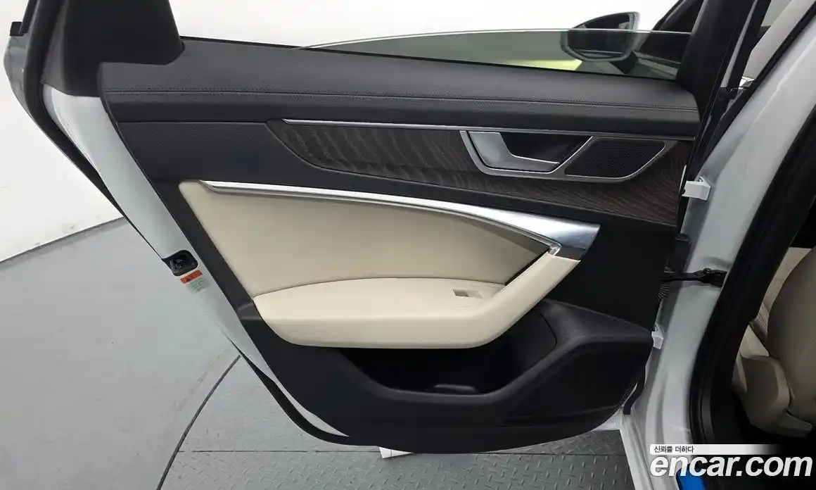 Audi A6 2023 2.0 гидро, фото 15