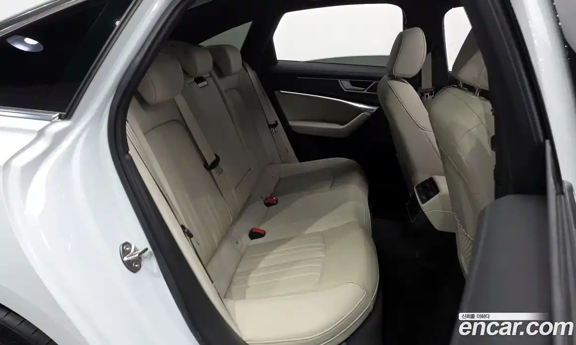 Audi A6 2023 2.0 гидро, фото 17