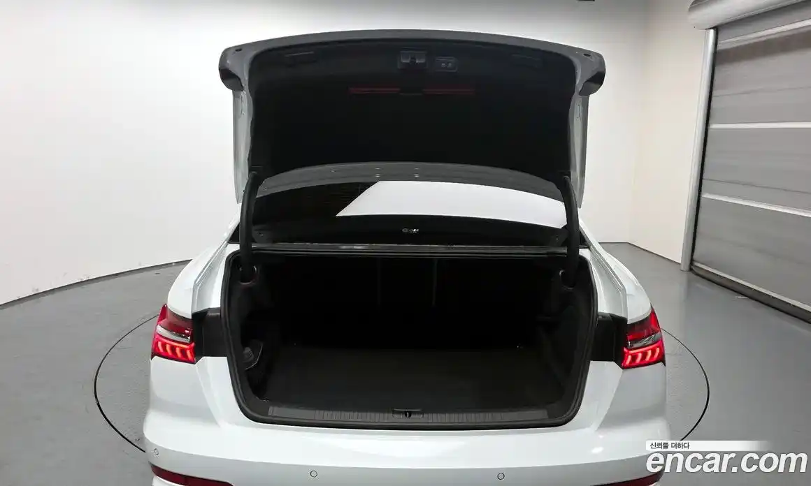 Audi A6 2023 2.0 гидро, фото 26