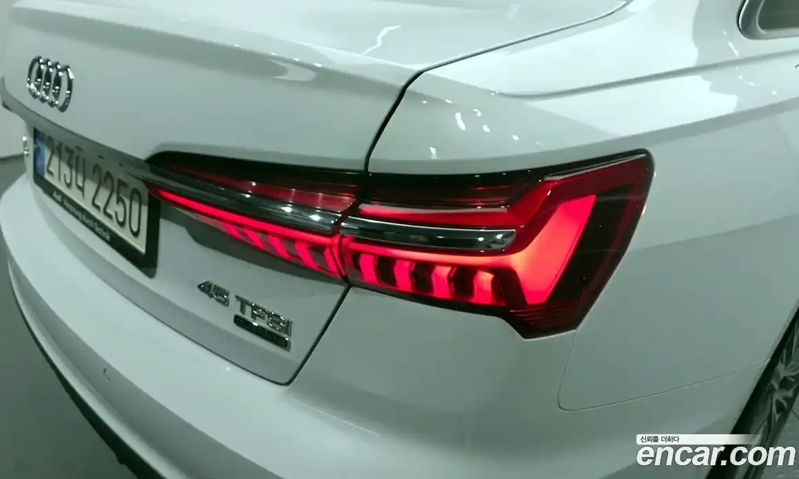 Audi A6 2023 2.0 гидро, фото 9