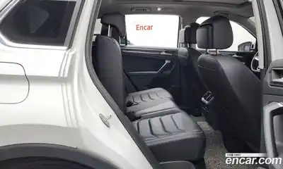 Volkswagen Tiguan 2023 2.0 автомат (гидро), миниатюра 11