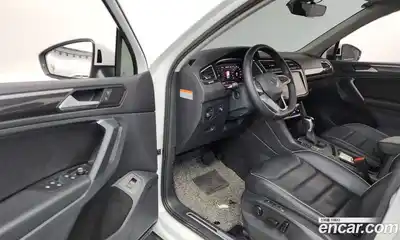 Volkswagen Tiguan 2023 2.0 автомат (гидро), миниатюра 10