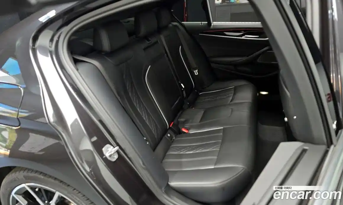 BMW 5-Series 2023 2.0 гидро, фото 12