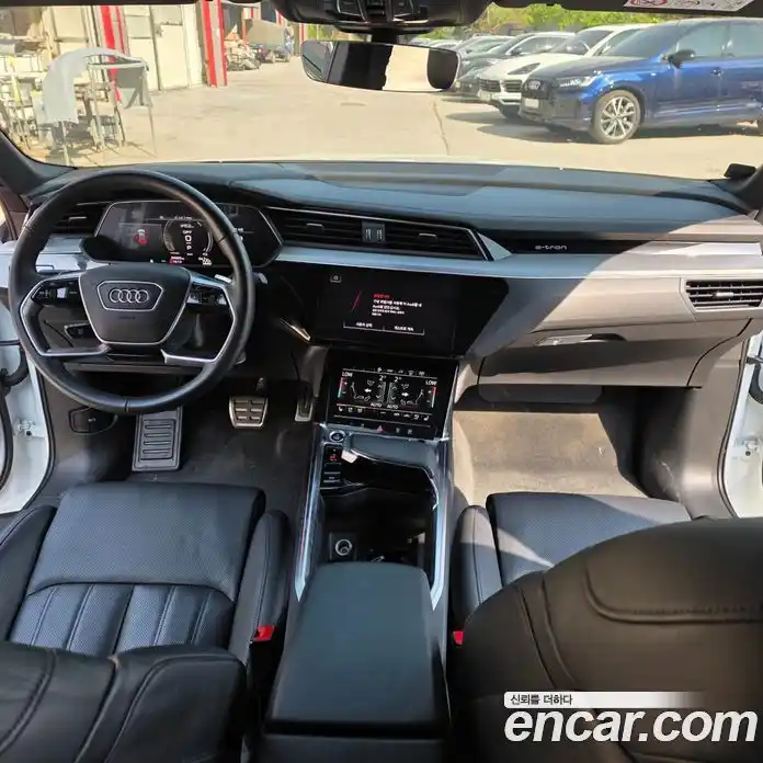 Audi e-tron 2021 0.2 автомат (гидро), фото 13