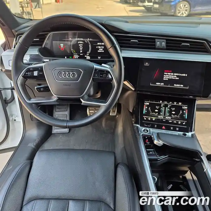 Audi e-tron 2021 0.2 автомат (гидро), фото 14