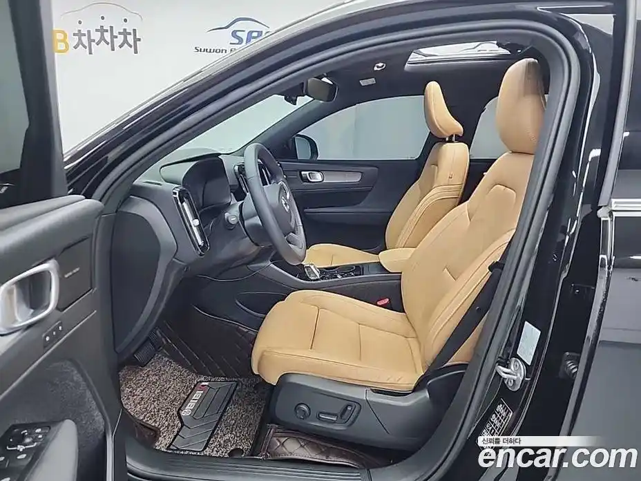 Volvo XC40 2022 2.0 автомат (гидро), фото 11