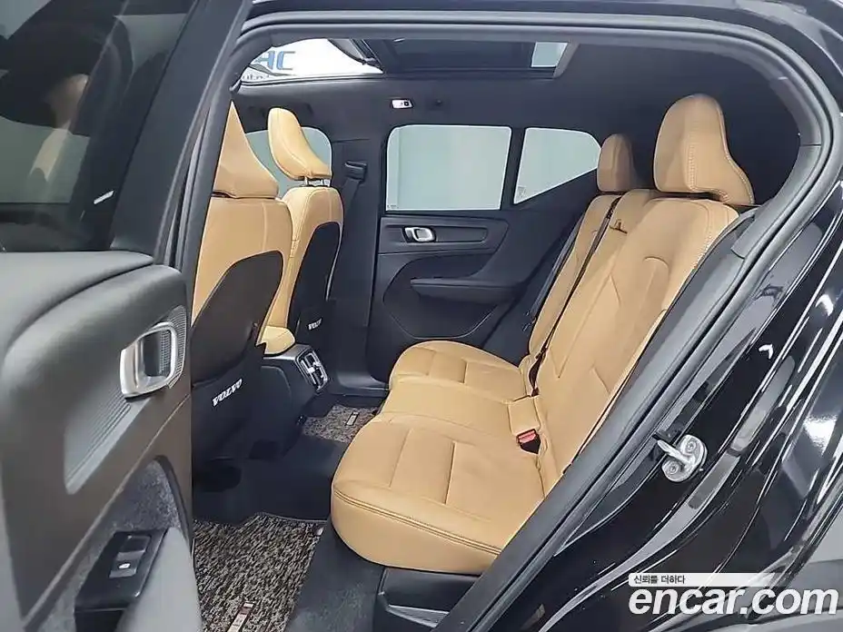 Volvo XC40 2022 2.0 автомат (гидро), фото 12