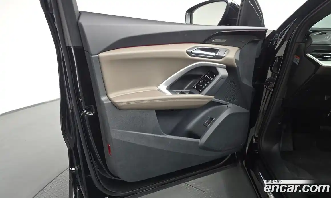 Audi Q5 2025 2.0 гидро, фото 13