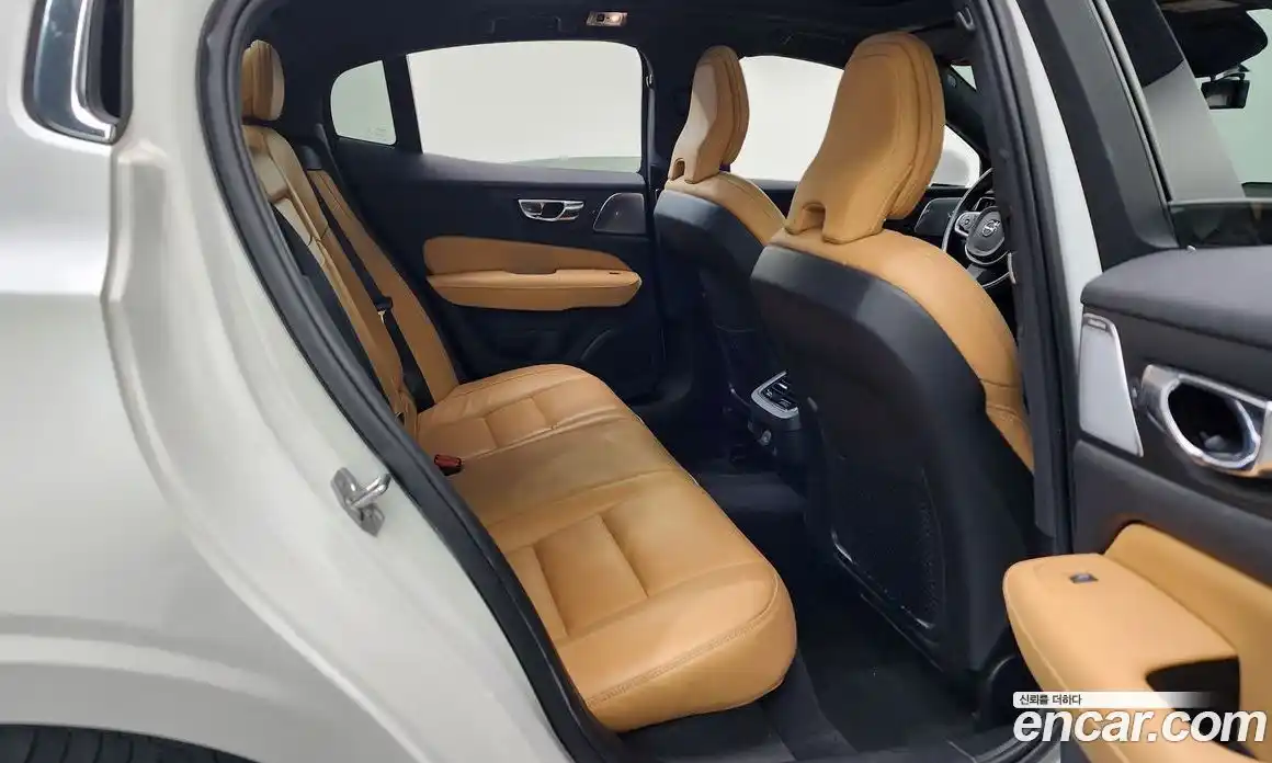 Volvo S60 2021 2.0 автомат (гидро), фото 17