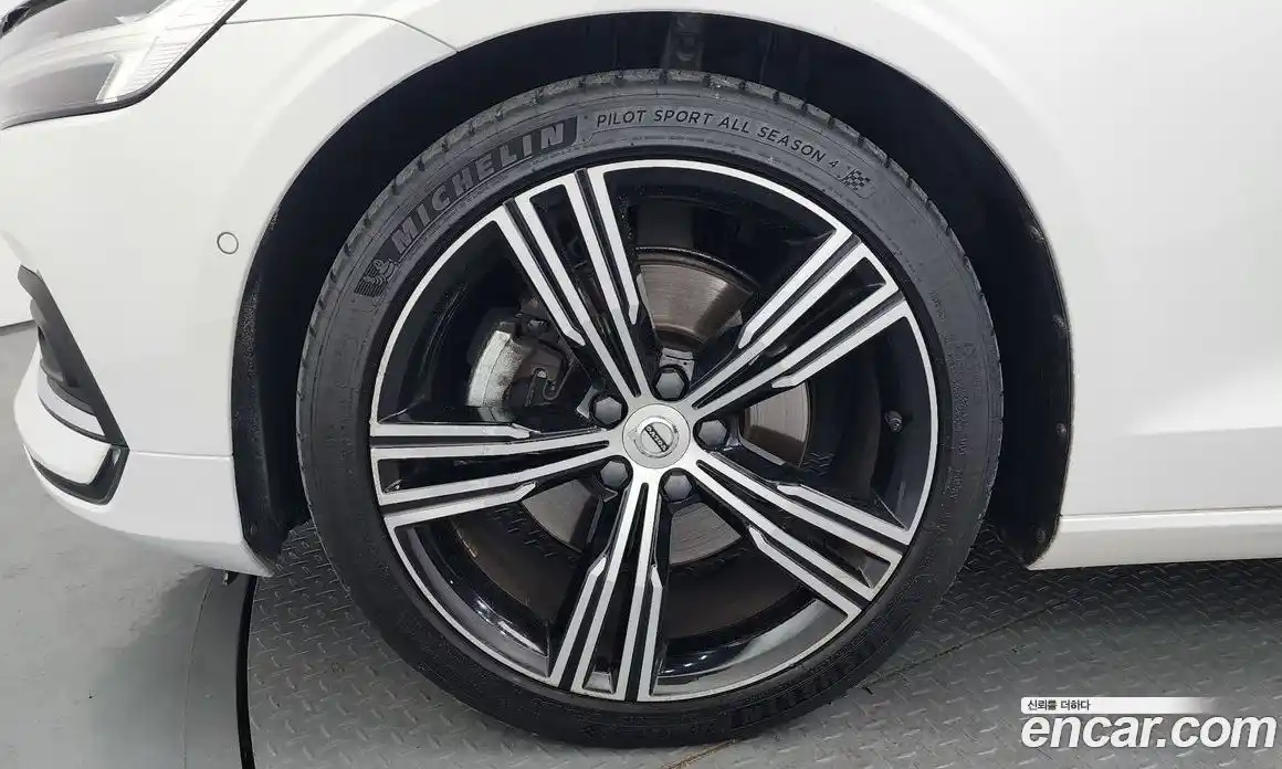 Volvo S60 2021 2.0 автомат (гидро), фото 5