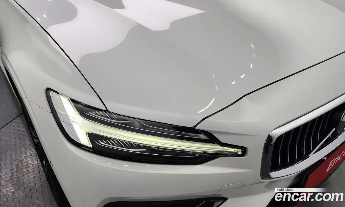 Volvo S60 2021 2.0 автомат (гидро), фото 8