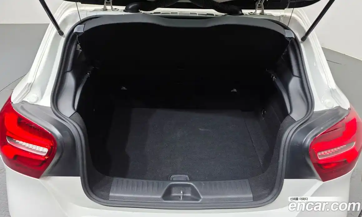 Mercedes-Benz A-Class 2016 1.6 гидро, фото 20