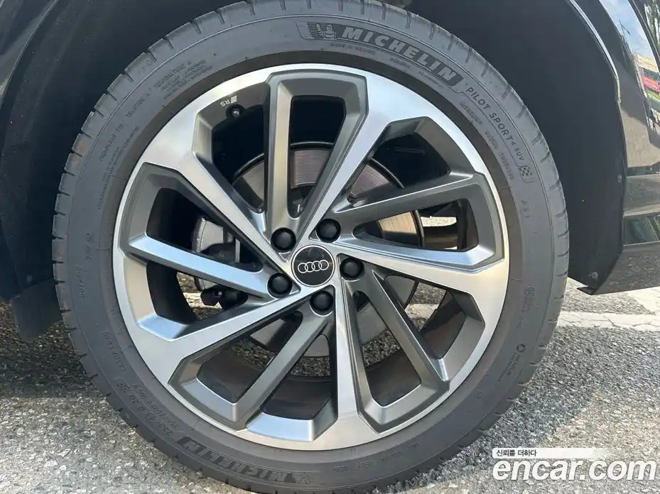 Audi Q5 2025 2.0 гидро, фото 5