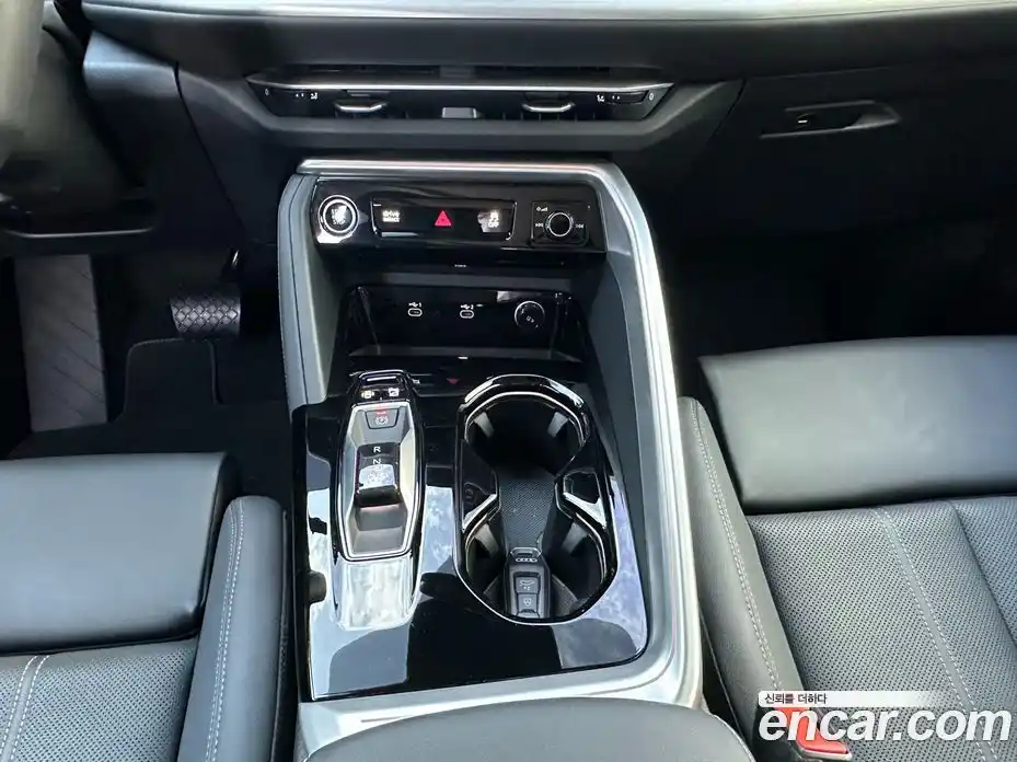 Audi Q5 2025 2.0 гидро, фото 9