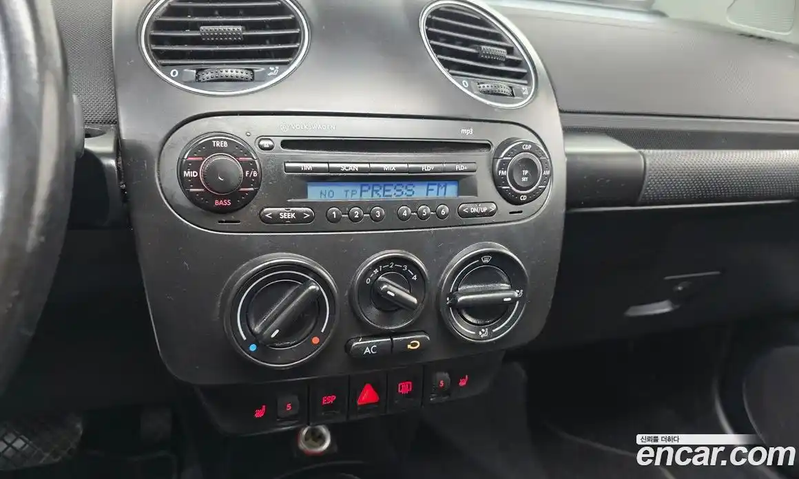 Volkswagen Beatle 2009 2.0 автомат (гидро), фото 13