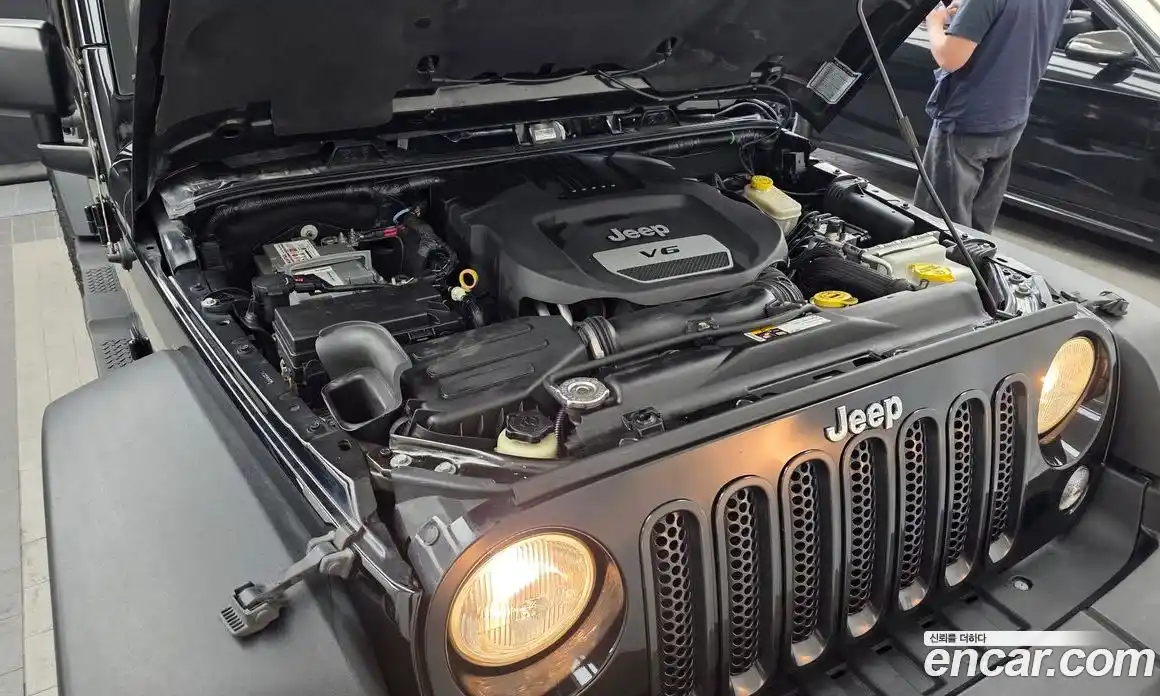 Jeep Wrangler 2016 3.6 автомат (гидро), фото 6