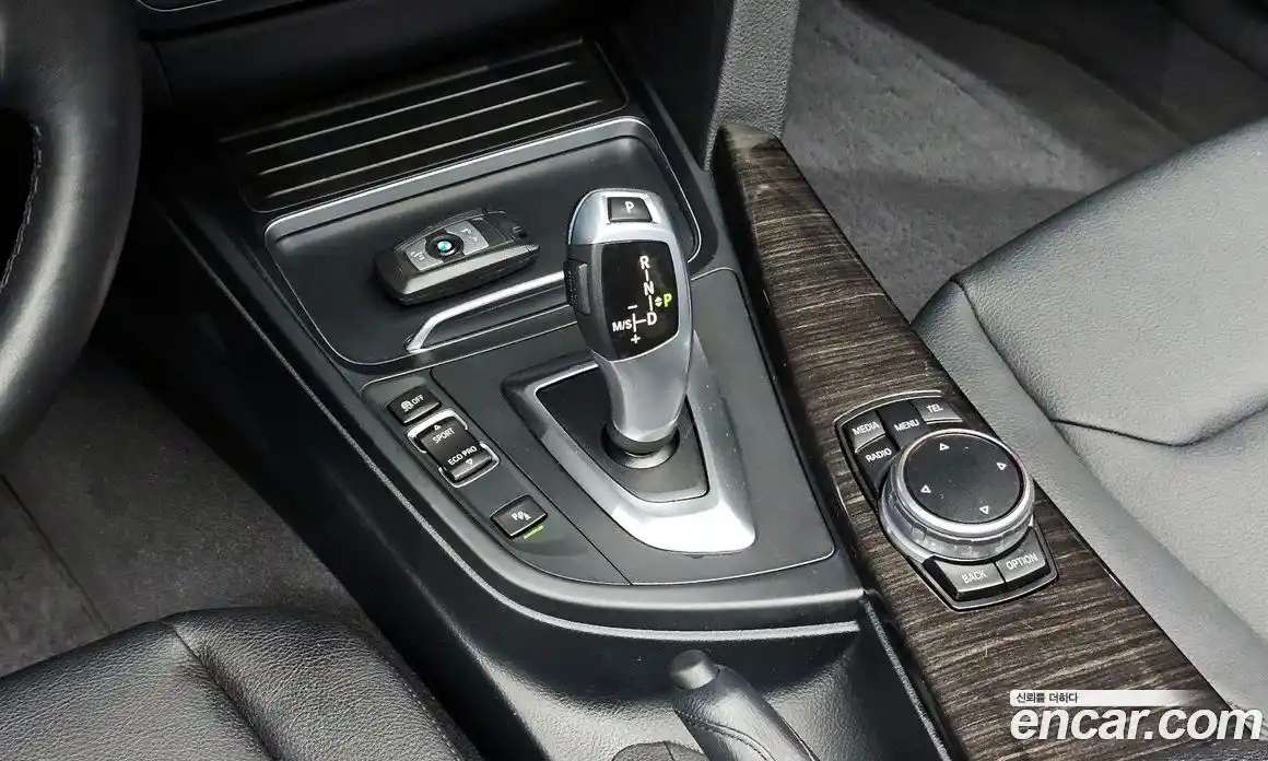 BMW 3 серия 2016 2.0 автомат (гидро), фото 9