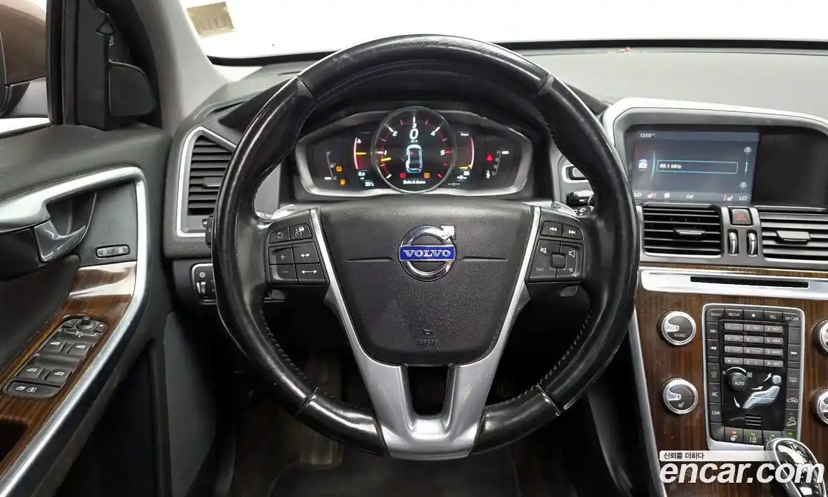 Volvo XC60 2015 2.4 автомат (гидро), фото 12