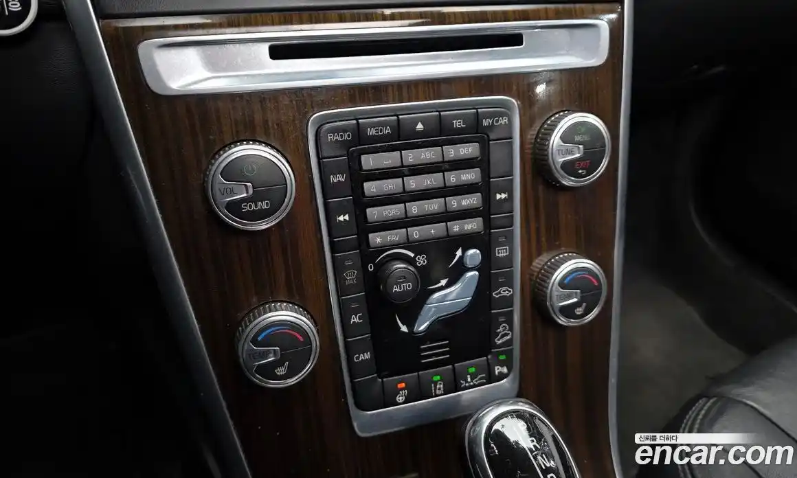 Volvo XC60 2015 2.4 автомат (гидро), фото 18