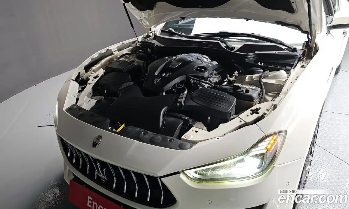 Maserati Ghibli 2018 3.0 гидро, фото 6