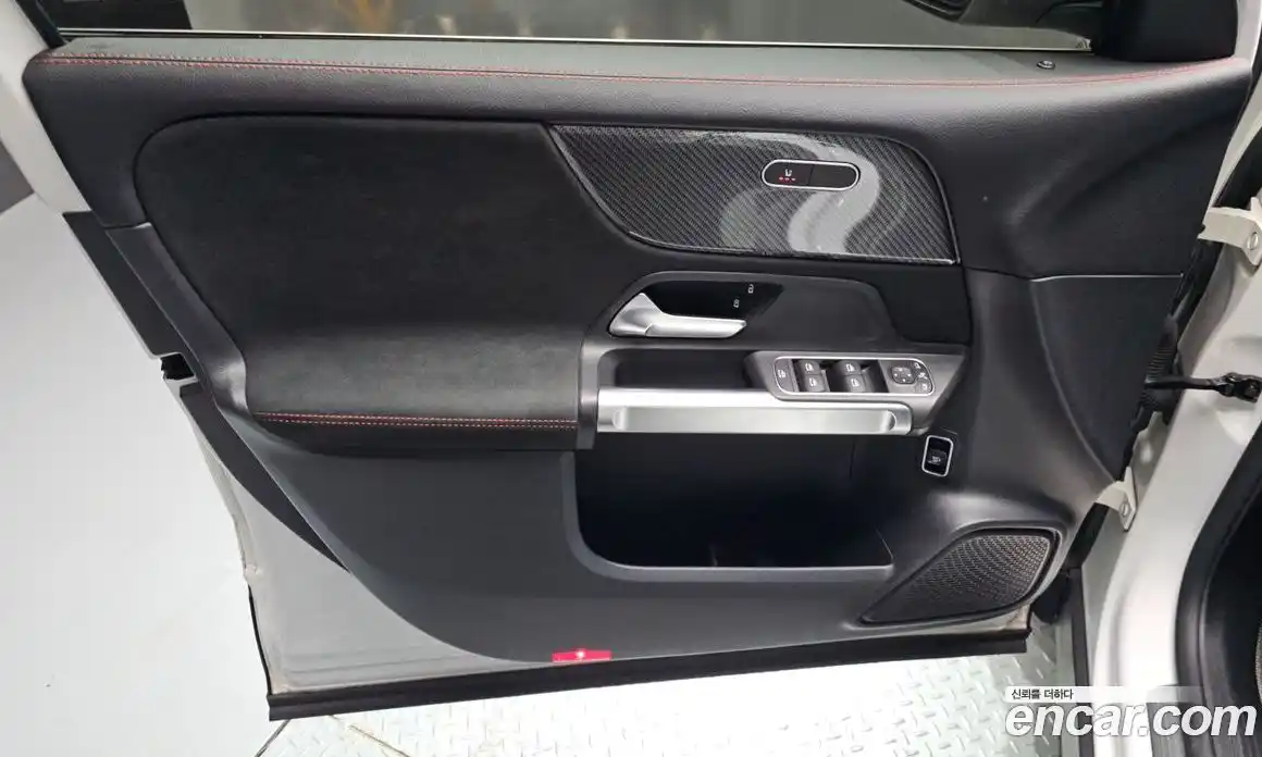 Mercedes-Benz GLB-Class 2022 2.0 гидро, фото 14