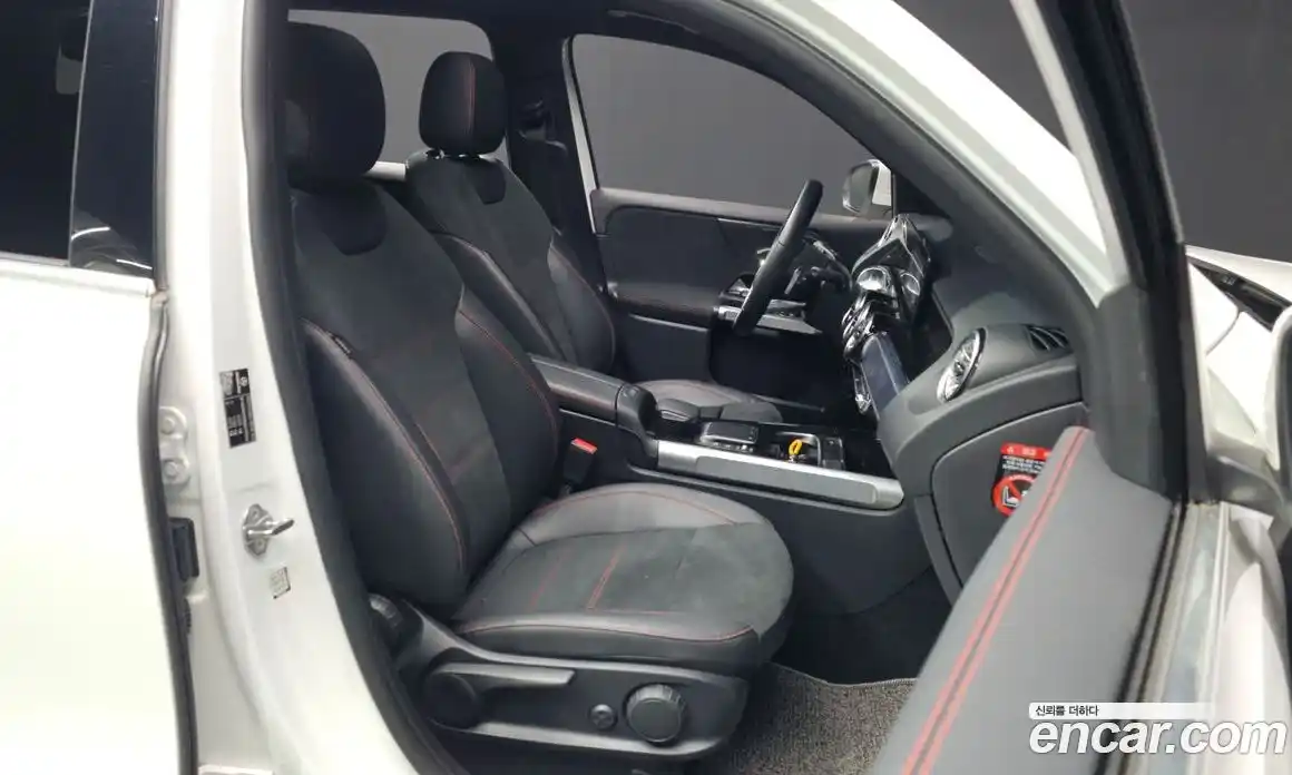 Mercedes-Benz GLB-Class 2022 2.0 гидро, фото 17