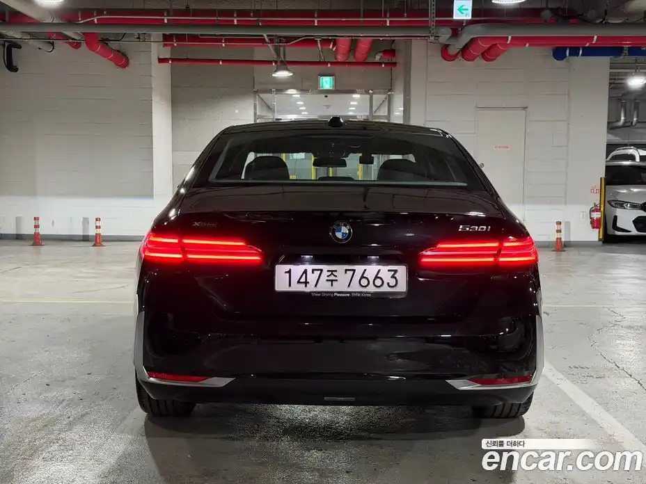 BMW 5-Series 2025 2.0 гидро, фото 4