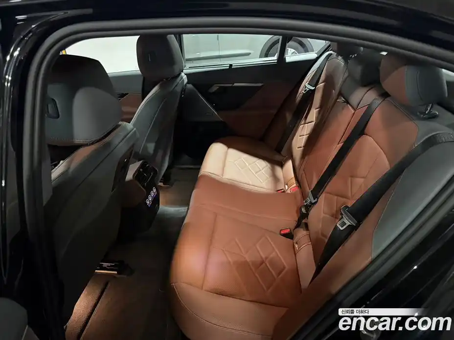 BMW 5-Series 2025 2.0 гидро, фото 7