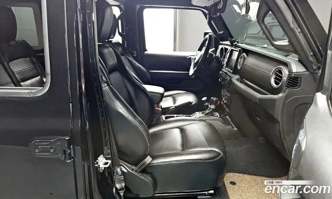 Jeep Wrangler 2023 2.0 автомат (гидро), фото 13