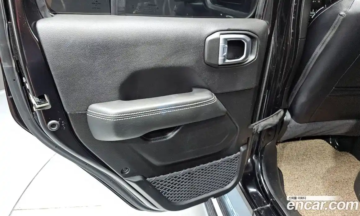 Jeep Wrangler 2023 2.0 автомат (гидро), фото 15