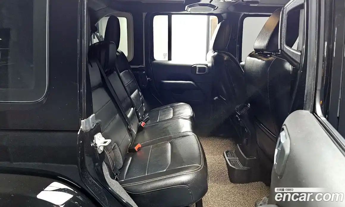Jeep Wrangler 2023 2.0 автомат (гидро), фото 16