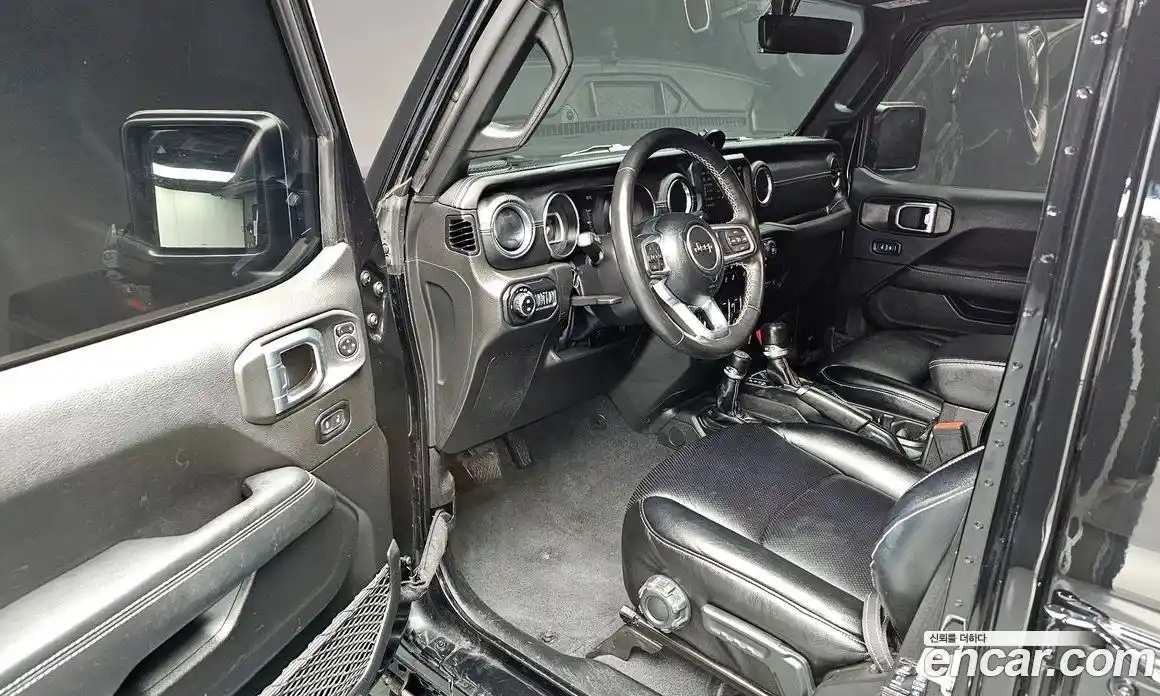 Jeep Wrangler 2023 2.0 автомат (гидро), фото 17
