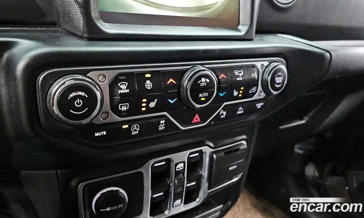 Jeep Wrangler 2023 2.0 автомат (гидро), фото 22