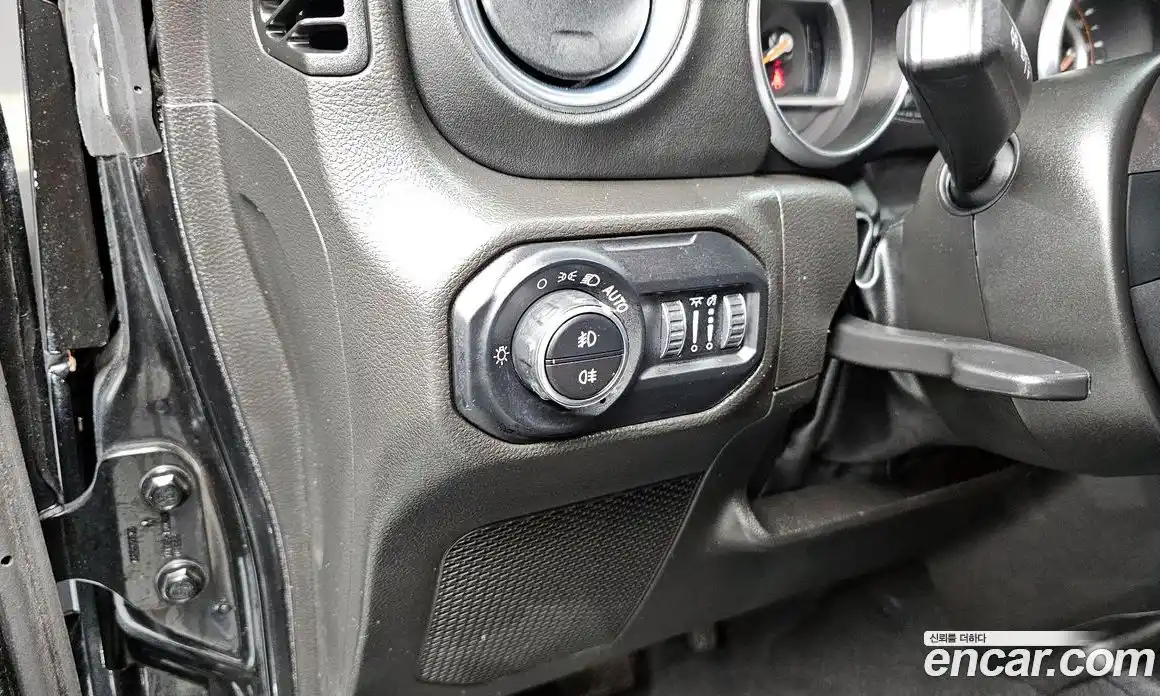 Jeep Wrangler 2023 2.0 автомат (гидро), фото 24