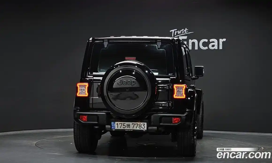 Jeep Wrangler 2023 2.0 автомат (гидро), фото 4